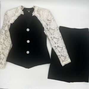 Vintage Karen Lawrence Black & White Lace Skirt Suit Set Size 6 Union Made USA